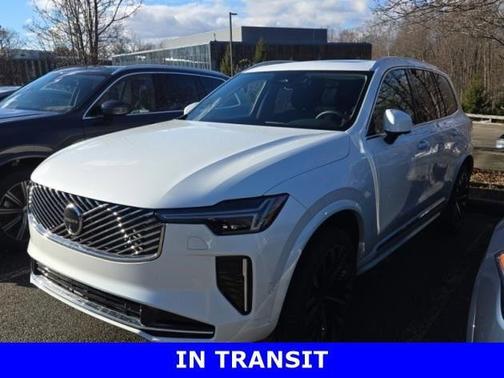 2025 Volvo XC90 B5 Plus