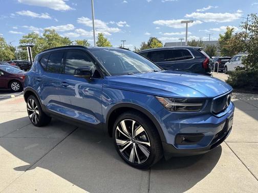 2021 Volvo XC40 Recharge Pure Electric P8