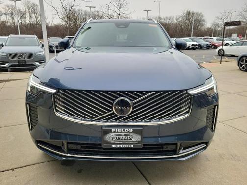 2025 Volvo XC90 B5 Plus 7-Seater