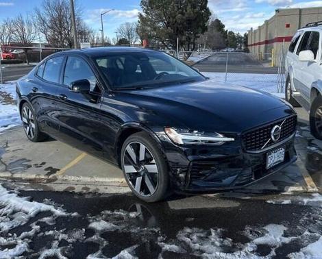 2024 Volvo S60 Recharge Plug-In Hybrid T8 Plus Dark Theme