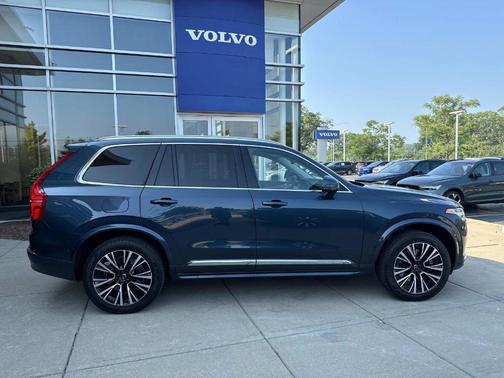 2023 Volvo XC90 Recharge Plug-In Hybrid T8 Plus Bright Theme 7 Passenger