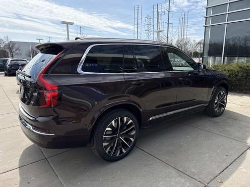 Mulberry Red 2026 Volvo XC90 Plug-In Hybrid T8 Ultra 7-Seater