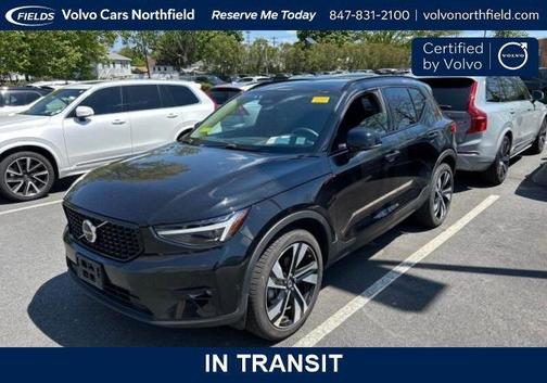 Onyx Black Metallic 2024 Volvo XC40 B5 Plus Dark Theme