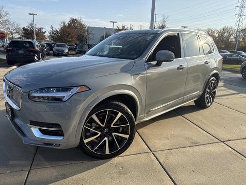 2024 Volvo XC90 B5 Plus Bright Theme