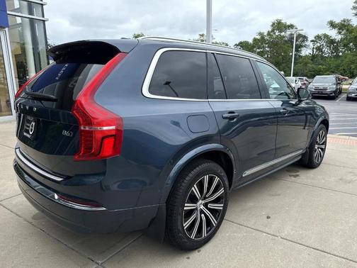 2024 Volvo XC90 B6 Plus Bright Theme 7-Seater