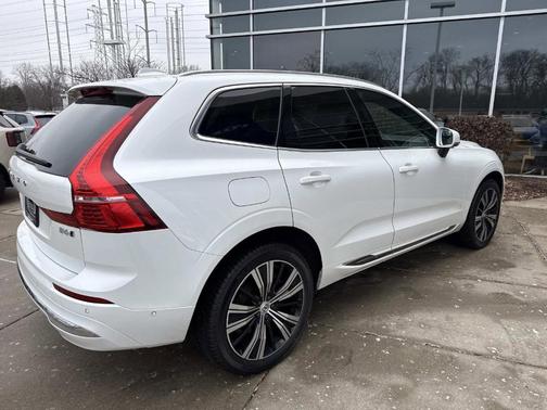 2022 Volvo XC60 B6 Inscription
