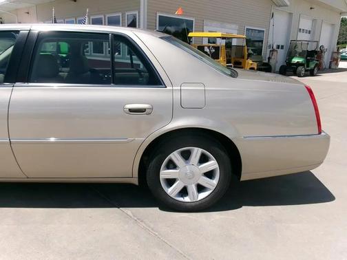 White Lightning 2006 Cadillac DTS Base