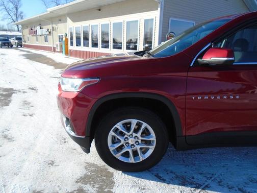 2021 Chevrolet Traverse LT Cloth