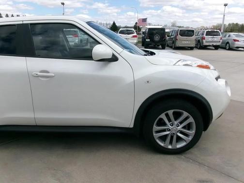 Pearl White 2013 Nissan Juke SL