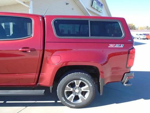 RED 2017 Chevrolet Colorado Z71