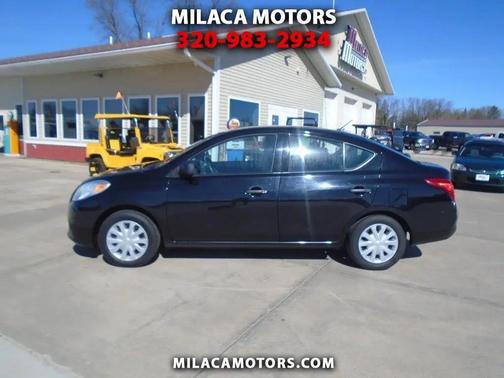 Super Black 2012 Nissan Versa 1.6 S