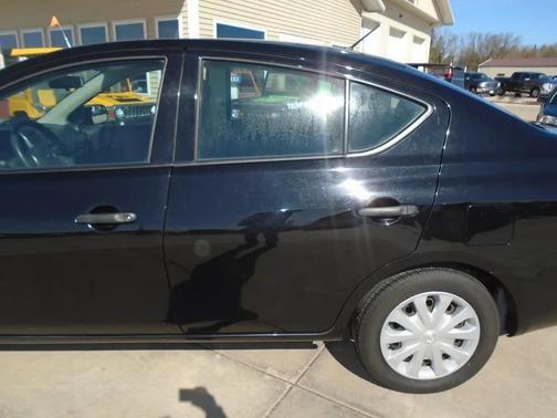 Super Black 2012 Nissan Versa 1.6 S