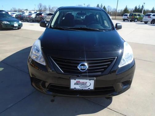 Super Black 2012 Nissan Versa 1.6 S