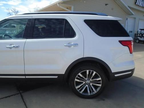 White Platinum Metallic Tri-Coat 2018 Ford Explorer Platinum
