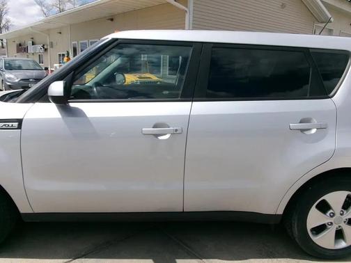 Bright Silver 2016 Kia Soul Base