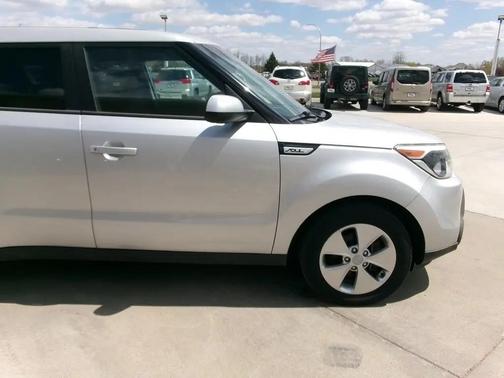 Bright Silver 2016 Kia Soul Base