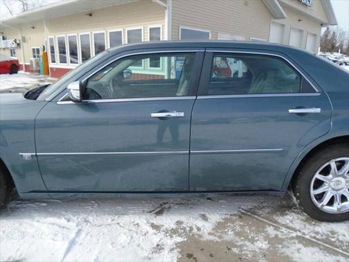 2005 Chrysler 300C Base