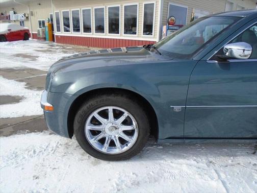 2005 Chrysler 300C Base