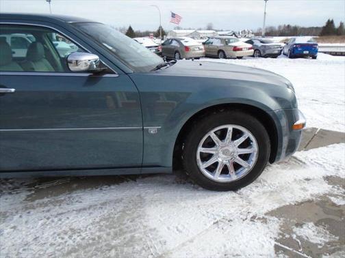 2005 Chrysler 300C Base