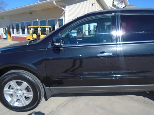 Black Granite Metallic 2011 Chevrolet Traverse 2LT