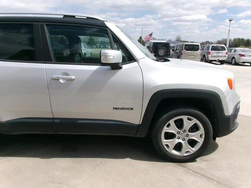 Glacier Metallic 2017 Jeep Renegade Limited