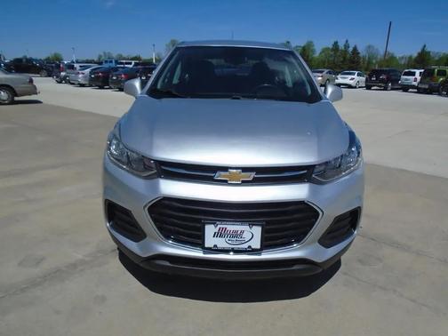 Silver Ice Metallic 2017 Chevrolet Trax LS