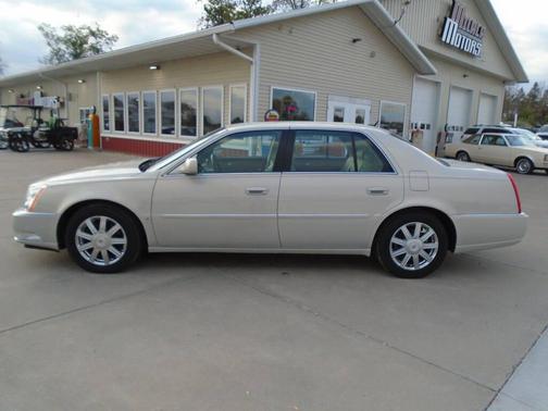 2008 Cadillac DTS Base