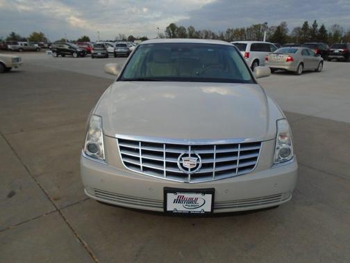 2008 Cadillac DTS Base