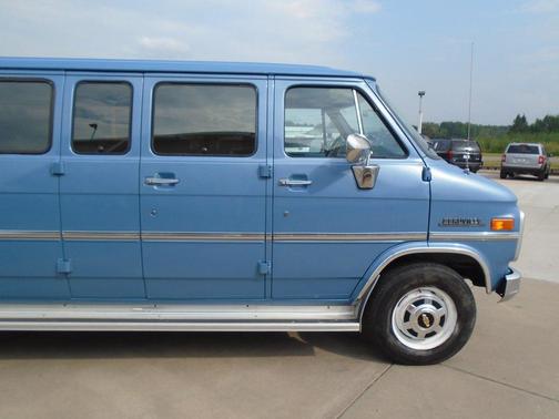 1990 Chevrolet Sportvan G30 Beauville 3dr Passenger Van