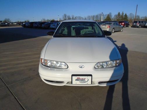 2004 Oldsmobile Alero GL 4dr Sedan