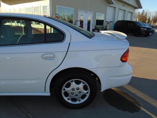2004 Oldsmobile Alero GL 4dr Sedan