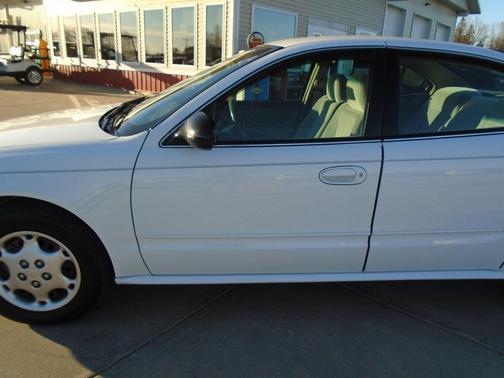 2004 Oldsmobile Alero GL1