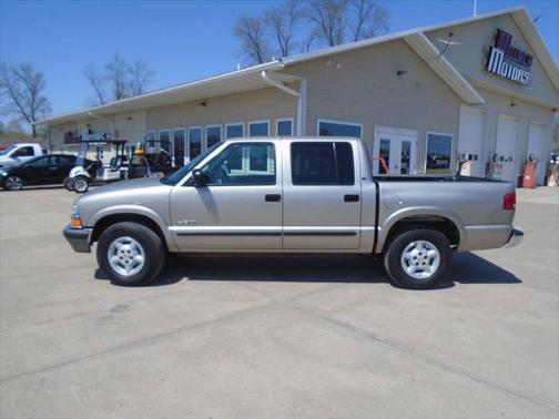 2001 Chevrolet S-10 Base