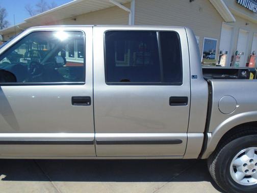 2001 Chevrolet S-10 Base