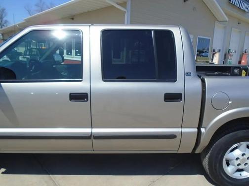 2001 Chevrolet S-10 Base