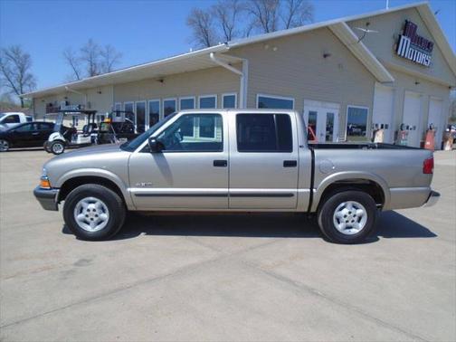 2001 Chevrolet S-10 Base