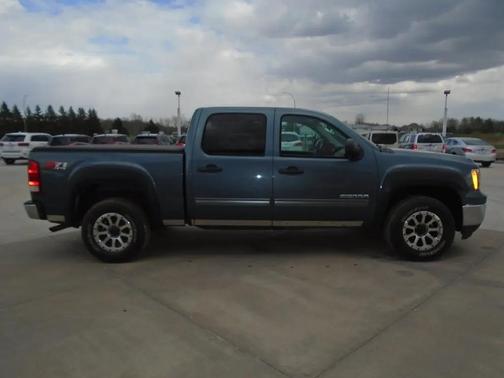 Heritage Blue Metallic 2013 GMC Sierra 1500 SLE1