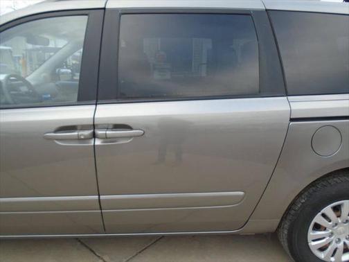 2011 Kia Sedona LX