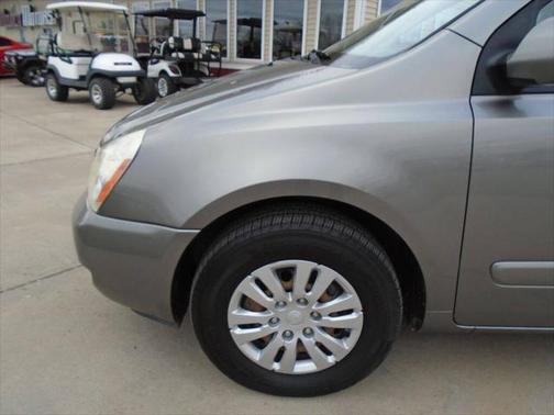 2011 Kia Sedona LX