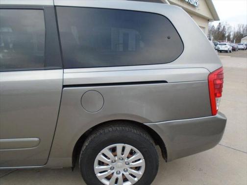 2011 Kia Sedona LX
