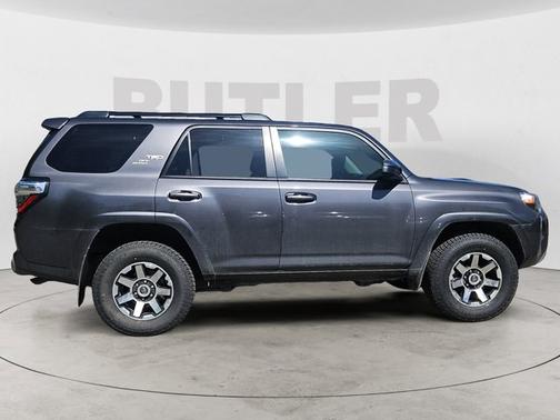 2022 Toyota 4Runner TRD OFF ROAD