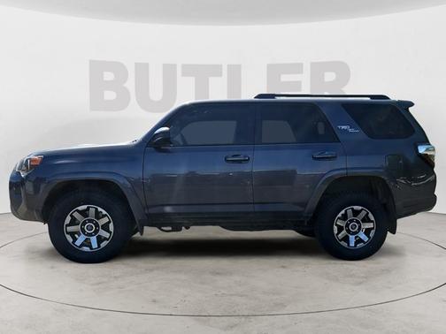 2022 Toyota 4Runner TRD OFF ROAD
