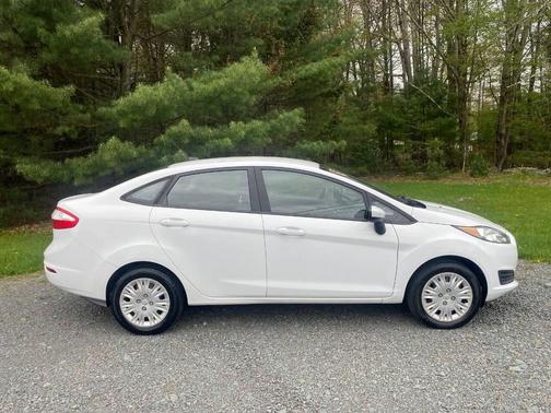 2016 Ford Fiesta S