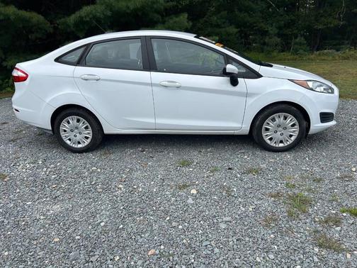 2016 Ford Fiesta S
