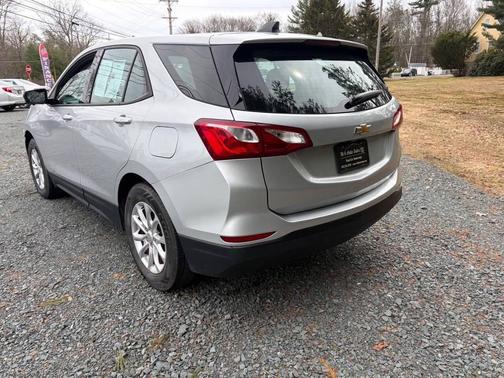 Silver Ice Metallic 2019 Chevrolet Equinox LS
