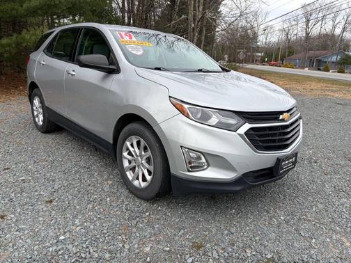 Silver Ice Metallic 2019 Chevrolet Equinox LS