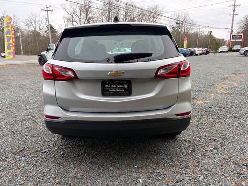 Silver Ice Metallic 2019 Chevrolet Equinox LS