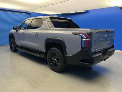 2025 Chevrolet Silverado EV LT