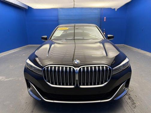 2020 BMW 740 i