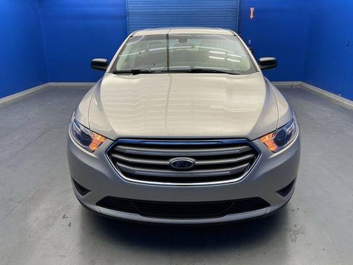 2018 Ford Taurus SE